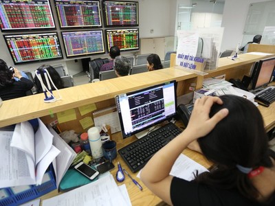 99Kl99 link đăng nhập Kl99com thể thao, casino, nổ hũ, bắn cá tuần qua: Thận trọng tại vùng đỉnh, rủi ro tăng