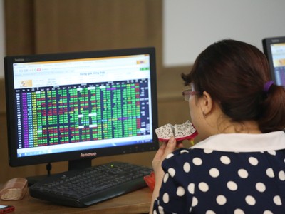 Chứng quyền: Siêu Kl99 nổ hũ, siêu rủi ro