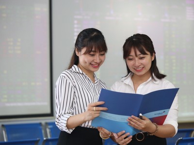 Lên sàn, cuộc sàng lọc khắc nghiệt 