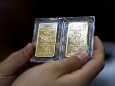 Giá vàng hôm nay ngày 25/8: Vàng SJC ngược chiều thế giới, thủng mốc 67 triệu đồng/lượng