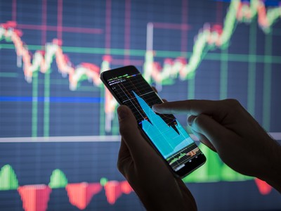 Oxford Economics: Vị thế short S&P 500 ngày càng trở nên hợp lý