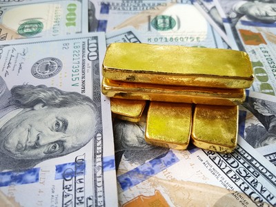 Giá vàng hôm nay ngày 29/4: USD tăng mạnh, giá vàng "rớt" sâu