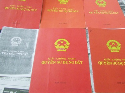 Cung đã sử dụng sổ đỏ giả lừa bán đất cho nhiều người và thế chấp vay vốn Link Vào Nhà Cái KL99 COM Tặng +199k