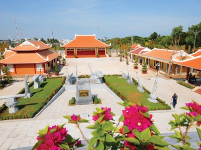 Nhà hát Cao Văn Lầu (Bạc Liêu) là một minh chứng về lựa chọn dự án Kl99ok phiên bản mới không hợp lý và mang nặng tư duy xin - cho 