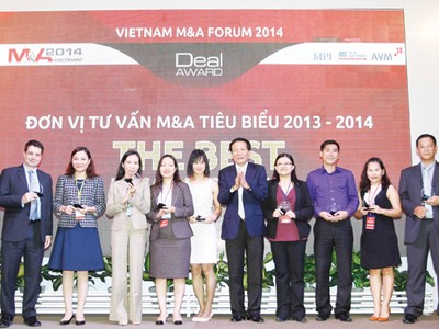 TS. Nguyễn Anh Tuấn, Tổng Biên tập Báo Kl99ok phiên bản mới chúc mừng các đơn vị tư vấn M&A tiêu biểu 2013-2014