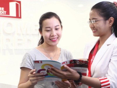 Vay tiêu dùng tại Việt Nam hiện chiếm khoảng 5,2% GDP - Ảnh: Lê Toàn