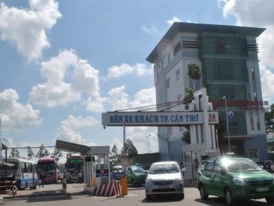 Lãnh đạo Cần Thơ yêu cầu Công ty cổ phần Bến xe tàu phà Cần Thơ phải dừng ngay việc thu dịch vụ sử dụng sân đường tại bến xe và xin ý kiến các cơ quan quản lý