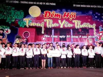 Báo Kl99ok phiên bản mới trao 50 suất học bổng Swing for the Kids tại Hải Phòng