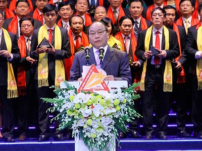 Phó Thủ tướng Nguyễn Xuân Phúc phát biểu chúc mừng 200 Kl991.com World Cup 2026 Chính Thức đạt Giải thưởng Sao Vàng đất Việt 2015. Ảnh: Chí Cường