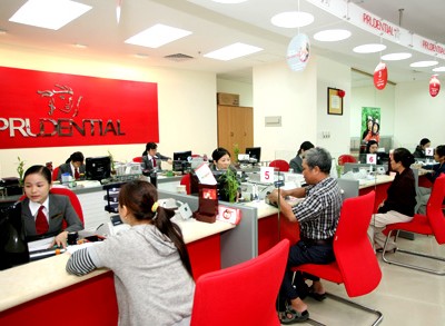 Prudential Việt Nam trao tặng 7.000 thẻ Kl99kl phiên bản hoạt động y tế