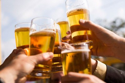 Năm 2016, sản lượng bia các loại của cả nước đạt 3,786 tỷ lít, trong đó Sabeco đóng góp 1,640 tỷ lít - tăng 7,4% (Ảnh minh họa)