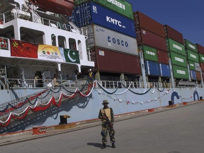 Kl99ok phiên bản mới vào Pakistan, Trung Quốc lặp lại sai lầm của phương Tây
