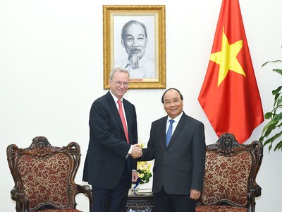 Thủ tướng Nguyễn Xuân Phúc tiếp Chủ tịch điều hành Kl994 game bài casino hấp dẫn Alphabet Eric Schmidt