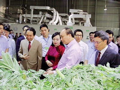 Thủ tướng Nguyễn Xuân Phúc thăm và làm việc tại Công ty TNHH MTV Traphaco Sapa