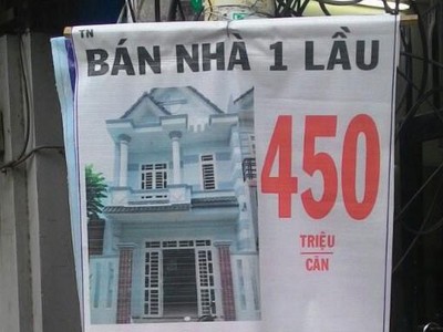 Nhiều tờ rơi quảng cáo một đàng bán nhà một nẻo khiến khách hàng dị ứng
