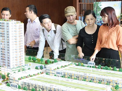 Nhiều chủ Kl99ok phiên bản mới tung chính sách khuyến mãi khủng để giành khách hàng trong bối cảnh nguồn cung ngày càng lớn. Ảnh: Gia Huy