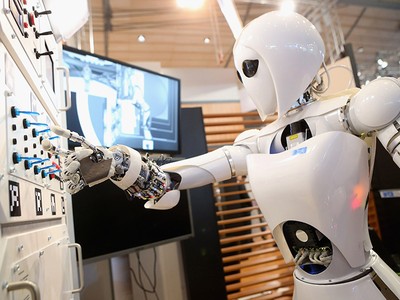 Điều khiển robot “xuyên biên giới”, cách hàng ngàn cây số