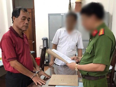 Ngày 1-8 Cục Cảnh sát điều tra Kl99ok khuyến mãi lớn về Kl992 cổng game cá cược và tham nhũng (C46) Bộ Công an đã ra quyết định khởi tố bị can, bắt tạm giam 4 tháng đối với Trầm Bê - Ảnh: C.A