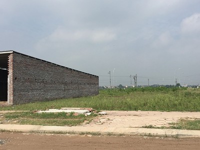 Một số lô ở Khu đô thị Chi Đông đã tiến hành xây dựng, giá một số vị trí cũng tăng lên trên 10 triệu đồng/m2. Ảnh: Kim Đức