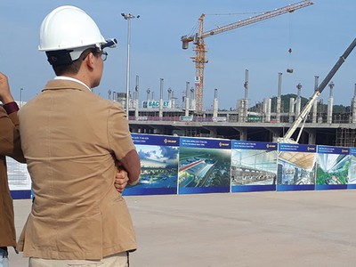 Nhiều dự án Web Tổng Nhà Cái 99Kl99 Giải Trí Bậc Nhất lớn đang được Kl99ok phiên bản mới tại Vân Đồn. Ảnh: Việt Dương