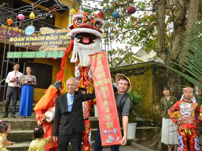 Hội An đón khách đầu tiên đến tham quan năm 2018. Ảnh: Visit Hội An.