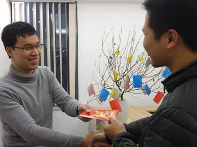 Chọn người hợp tuổi để xông đất, mở hàng đầu năm 2018