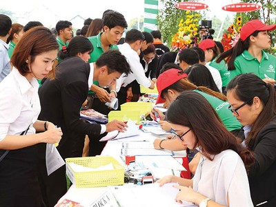 Nguy cơ thiếu hụt đội ngũ môi giới chuyên nghiệp đang hiện hữu. Ảnh: Lê Toàn 