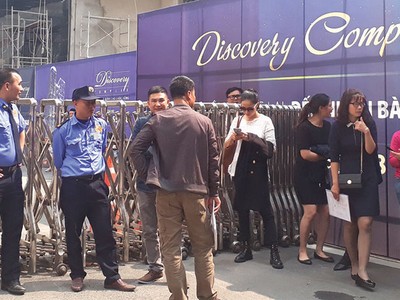 Dự kiến cuộc gặp ban đầu diễn ra vào buổi sáng tại Trụ sở Kinh Đô TCI, nhưng không hiểu vì lý do gì, đến 10h cùng ngày, chủ Kl99ok phiên bản mới bất ngờ thay đổi ý định và chuyển cuộc gặp tại công trình dự án tại số 302 Cầu Giấy
