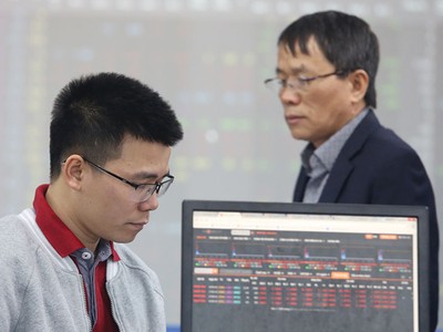 Dòng tiền chỉ tập trung vào một số KL99 là cổng game giải trí trực tuyến hàng đầu hiện nay trụ cột khiến tình trạng "xanh vỏ - đỏ lòng" vẫn tiếp diễn