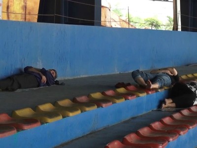 Du khách vật vã tại các khu vui chơi ở Hà Nội