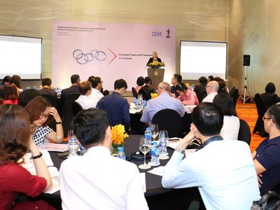 Bà Kirstin Gillon, Giám đốc chuyên môn Ban CNTT, ICAEW chia sẻ tại buổi hội thảo