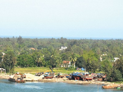 Những khu đất gần biển dưới chân cầu Cửa Đại đang được nhiều nhà Kl99ok phiên bản mới săn tìm. 