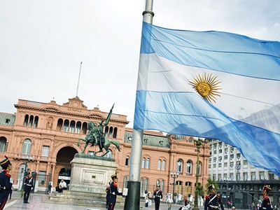 Argentina đã nâng KL99 là cổng game giải trí trực tuyến hàng đầu hiện nay lên 40%/năm sau khi đồng Argentina peso mất giá hơn 20% so với USD
