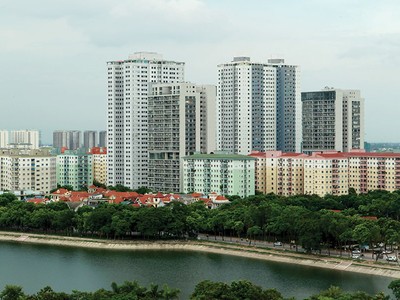 Nhiều dự án xin điều chỉnh quy hoạch để thêm tầng, tăng diện tích đất xây dựng tạo ra sự ngột ngạt cho đô thị. Ảnh: Dũng Minh 