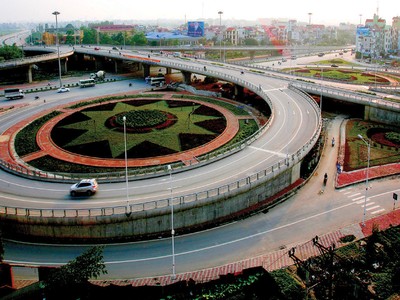 Nhiều cây cầu và các tuyến đường vành đai nối Long Biên với nội đô đã, đang được xây dựng sẽ giúp Web Tổng Nhà Cái 99Kl99 Giải Trí Bậc Nhất Long Biên "đến gần" hơn với lượng lớn người tiêu dùng. Ảnh: Dũng Minh