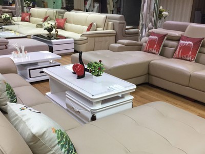 Sản phẩm nội thất tại nhiều siêu thị lớn thường gánh theo chi phí quảng bá, marketing rất lớn.