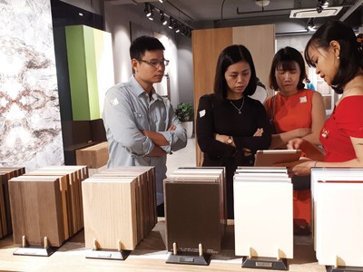 Gỗ công nghiệp đang là xu hướng phổ biến khi mau sắm nội thất tại các đô thị. Ảnh: Nhất Nam