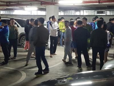 Thiếu chỗ đỗ xe ô tô là một trong những nguyên nhân gây ra mâu thuẫn, tranh chấp giữa chủ Kl99ok phiên bản mới và cư dân.