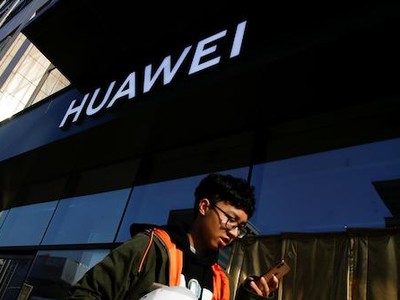 Doanh thu của Huawei dự kiến tiếp tục tăng trong 2019, bất chấp lệnh cấm từ Mỹ và đồng minh. Ảnh: Reuters.