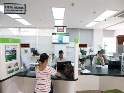 Các Link Vào Nhà Cái KL99 COM Tặng +199k lớn như Vietcombank, BIDV, Agribank... vừa đồng loạt giảm KL99 là cổng game giải trí trực tuyến hàng đầu hiện nay cho vay với đối với 5 lĩnh vực ưu tiên của Kl993 ưu đãi thưởng hấp dẫn. Trong ảnh: Giao dịch tại Vietcombank. Ảnh: Đức Thanh
