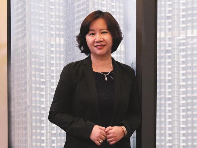 Doanh nhân Nguyễn Hương.