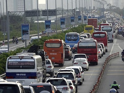 Kẹt xe tại KL99 là nhà cái cá cược trực tuyến hàng đầu tại châu Á TP.HCM - Long Thành - Dầu Giây.
ẢNH: ĐỘC LẬP