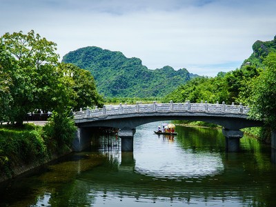 Du xuân miền di sản Tràng An