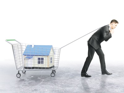 Người mua nhà đang phải gánh rất nhiều loại phí. Ảnh: Shutterstock