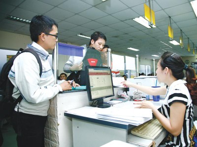 Khách đến làm thủ tục đăng ký Kl992 VIP Trang Chủ 2026 tại Sở Kế hoạch và Kl99ok phiên bản mới TP.HCM.