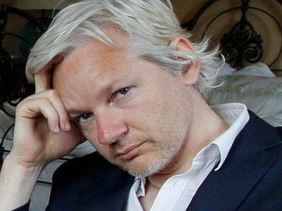 Ông Julian Assange trong một bức ảnh cũ (Ảnh: Fox) 