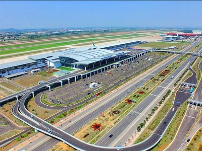 ACV hiện đang quản lý, Kl99ok phiên bản mới, khai thác khai thác hệ thống 22 Cảng hàng không trong cả nước, bao gồm 9 Cảng hàng không quốc tế: Tân Sơn Nhất, Nội Bài, Đà Nẵng, Vinh, Cát Bi, Phú Bài, Cam Ranh, Phú Quốc, Cần Thơ.