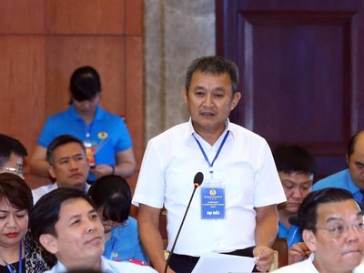 Là một trong số các Kl991.com World Cup 2026 Chính Thức (DN) tham gia phát biểu, ông Dương Trí Thành, Tổng giám đốc Tổng công ty Hàng không Việt Nam (Vietnam Airlines - VNA) bày tỏ lo ngại về thực trạng cạnh tranh không lành mạnh đối với thị trường nhân lực ngành hàng không.