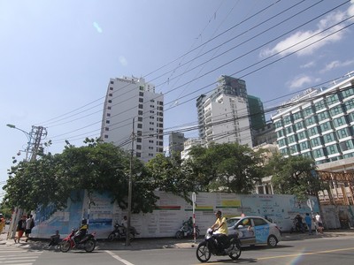 Hơn 10 năm nay, một trong những khu đất có vị trí đắc địa tại TP Nha Trang bị bỏ hoang, cỏ mọc um tùm, gây lãng phí 99Kl.app cổng game giải trí công...