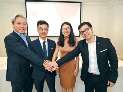 Năm 2018, các công ty khởi nghiệp ở Việt Nam đã nhận được 889 triệu USD vốn từ các quỹ Kl99ok phiên bản mới, gấp 5 lần so với năm 2016. Trong ảnh: Công ty cổ phần FastGo Việt Nam và Vinacapital Ventures ký kết thỏa thuận Kl99ok phiên bản mới chiến lược.